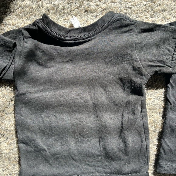 Lightly worn, graphic t-shirts, 12-18 months. - Picture 7 of 8